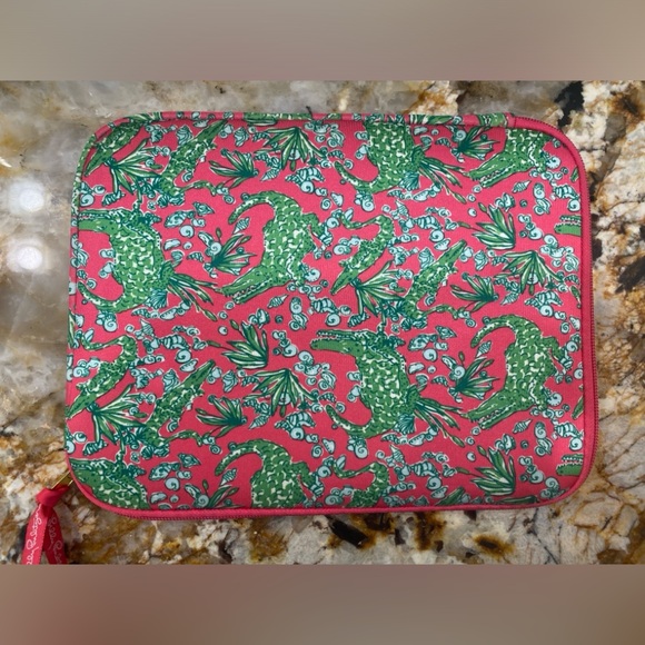 Lilly Pulitzer crocodile tablet sleeve pink  NWOT - Picture 2 of 6